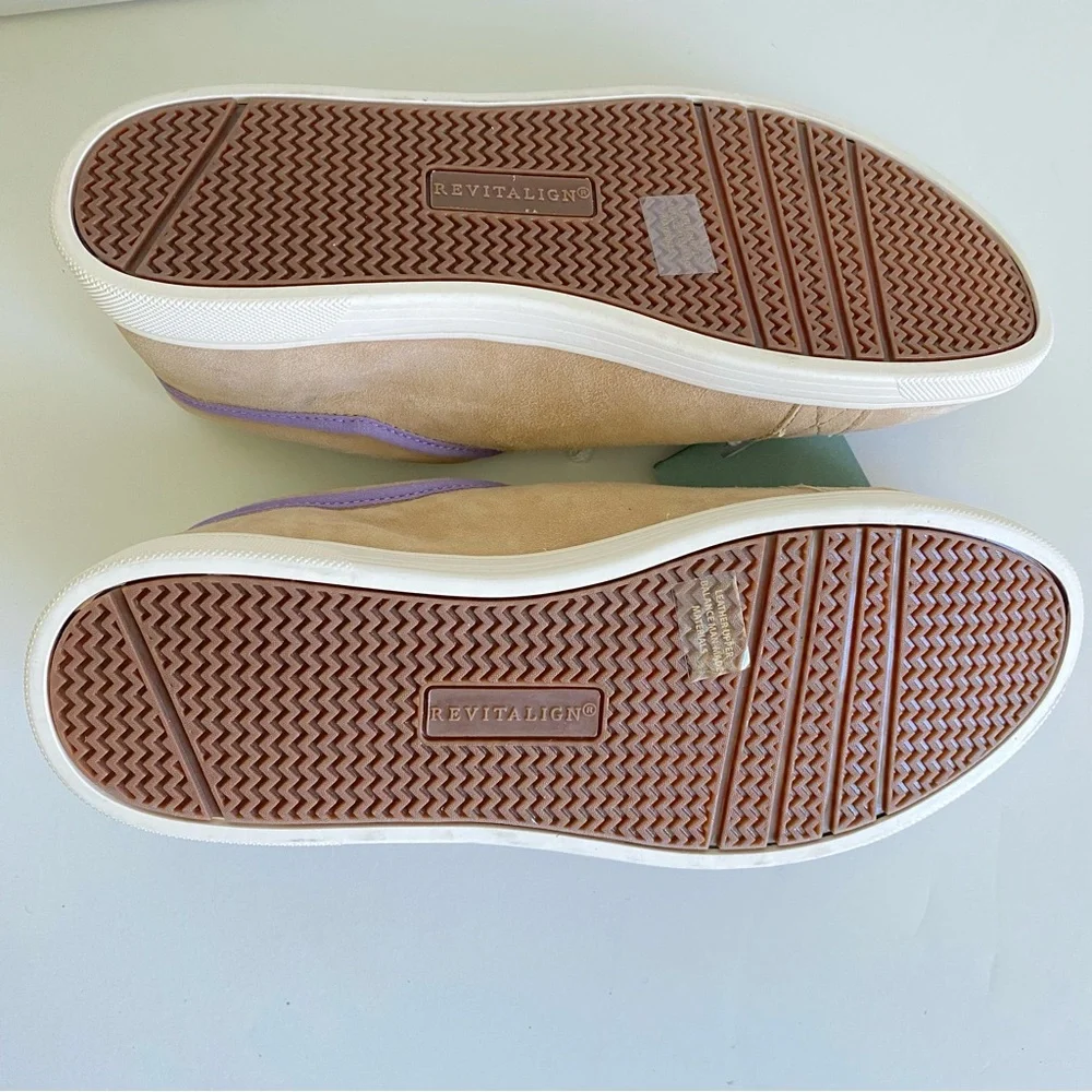 REVITALIGN Women's Avalon Sneaker - Picture 9 of 9